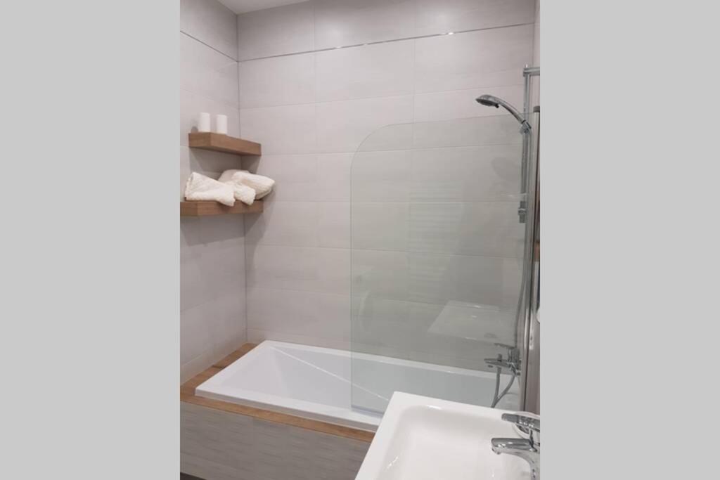 Komfortowy Nowoczesny Apartament Kustronia Z Garazem Balkonem Wanna Bielsko-Biała Dış mekan fotoğraf
